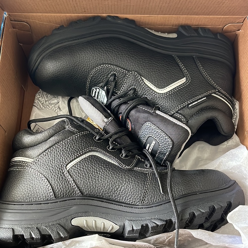 Skechers world famous work boots. Brand new in box. Without tag. Men’s size 12.